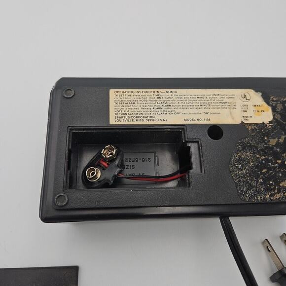 Vintage Spartus 1108 Red LED Display Wood Grain Alarm Clock Retro 1980s TESTED - Picture 5 of 5